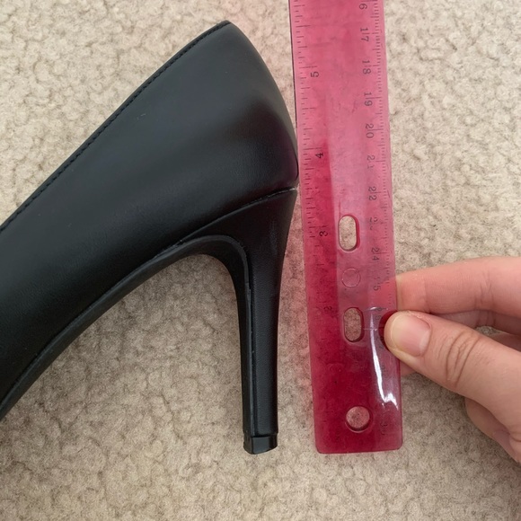 Cathy Jean Black Leather Pointed Heels - Picture 7 of 8